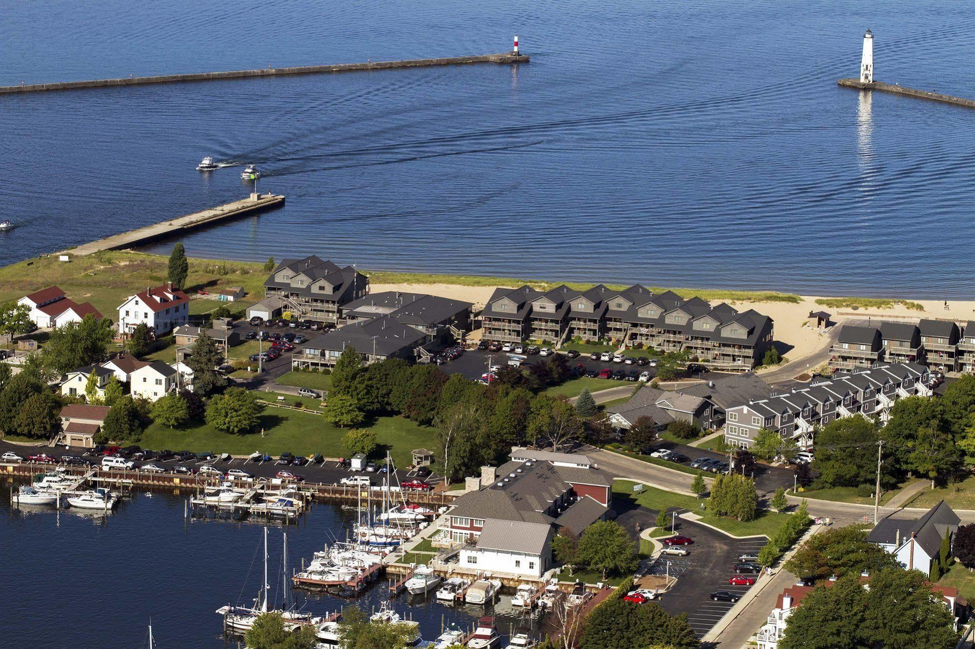 Harbor Lights Resort Frankfort Exterior foto