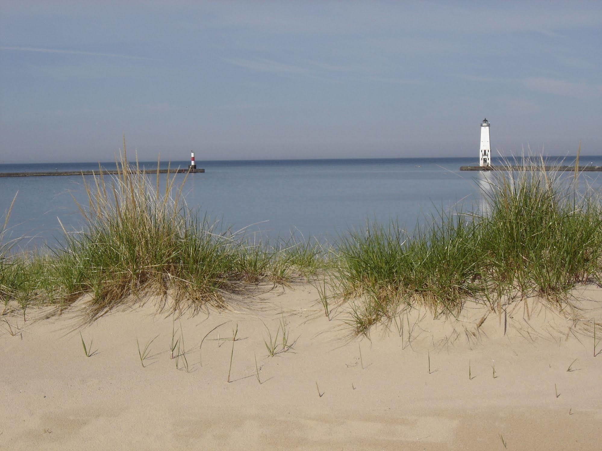 Harbor Lights Resort Frankfort Exterior foto